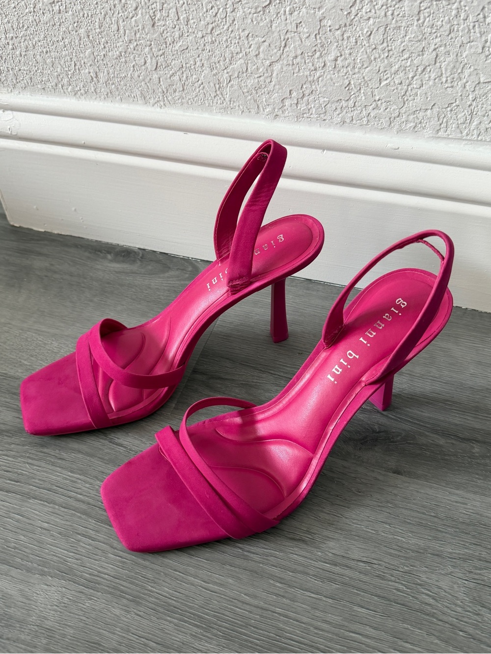 Gianni Bini Women's Fuchsia Strappy Slingback Heels